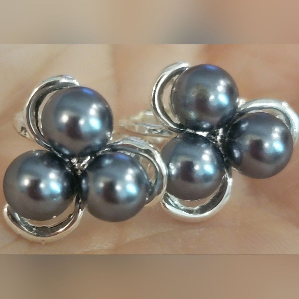 #Vintage #Monet Black Onyx Triple Pearl Cluster Clip-On Earrings SilverTone 1/2"